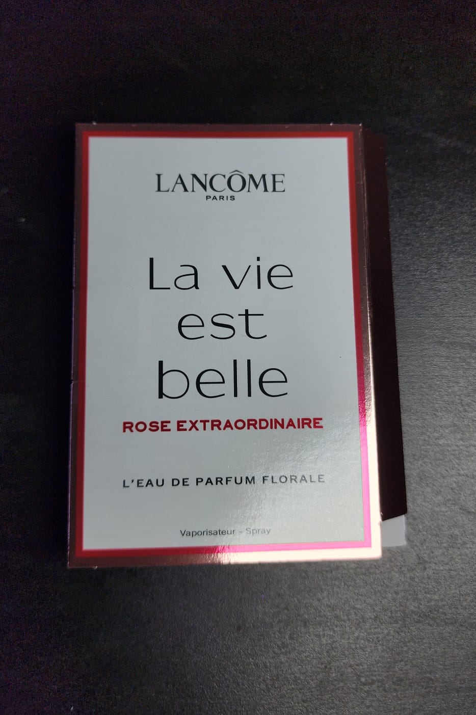 Echantillon La Vie Est Belle Rose Extraordinaire