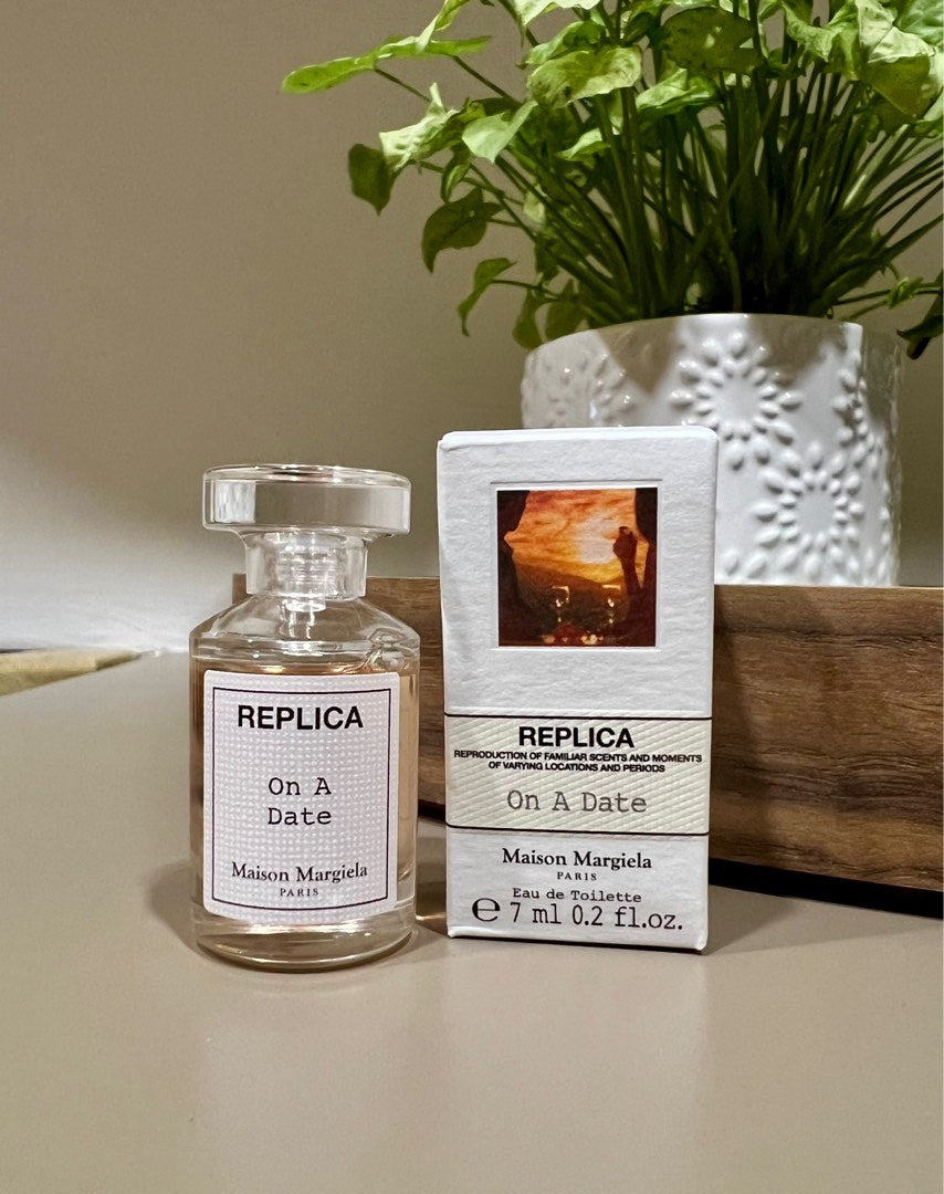 Miniature Replica On A Date 7ml