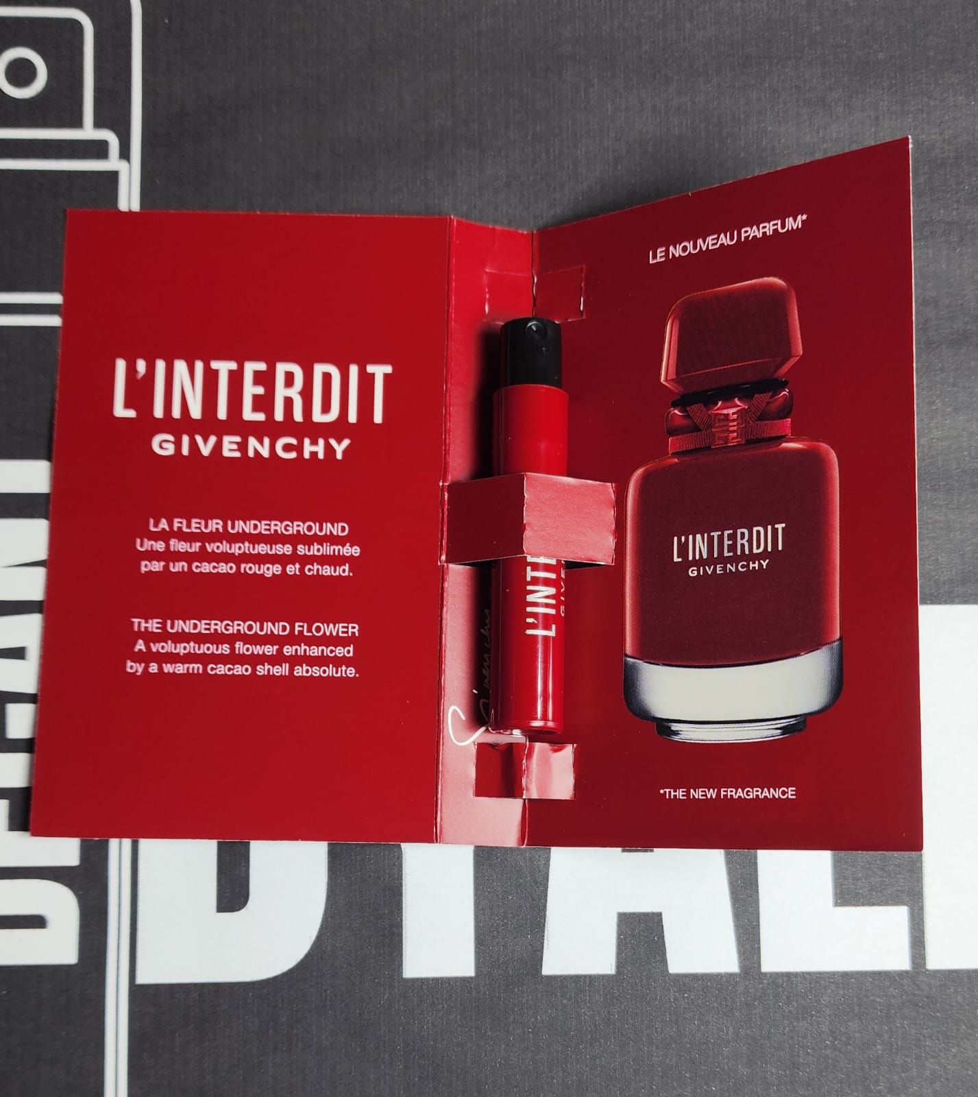 Echantillon L'interdit Rouge Ultime