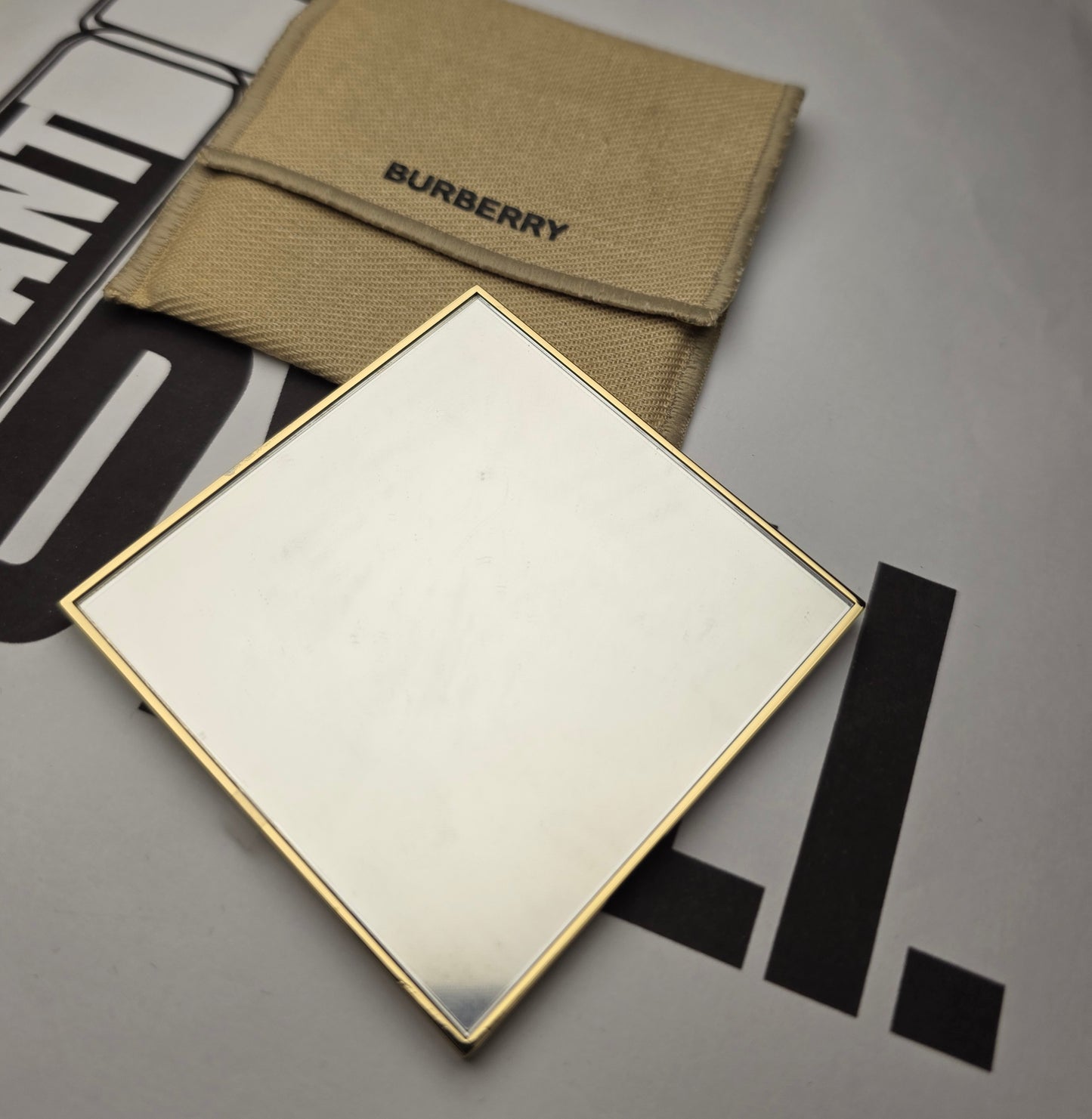 Mirroir Burberry Avec Pouch