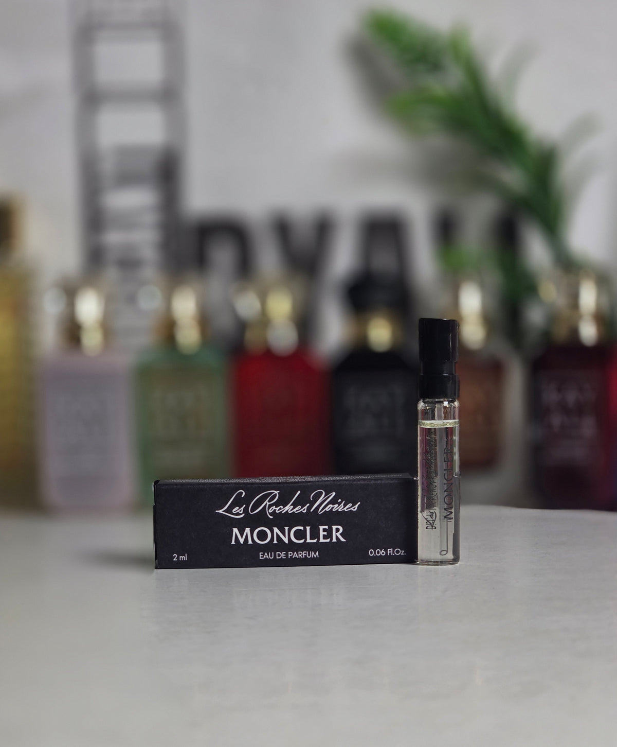 Echantillon MONCLER les roches noires Eau de Parfum unisex 2ml