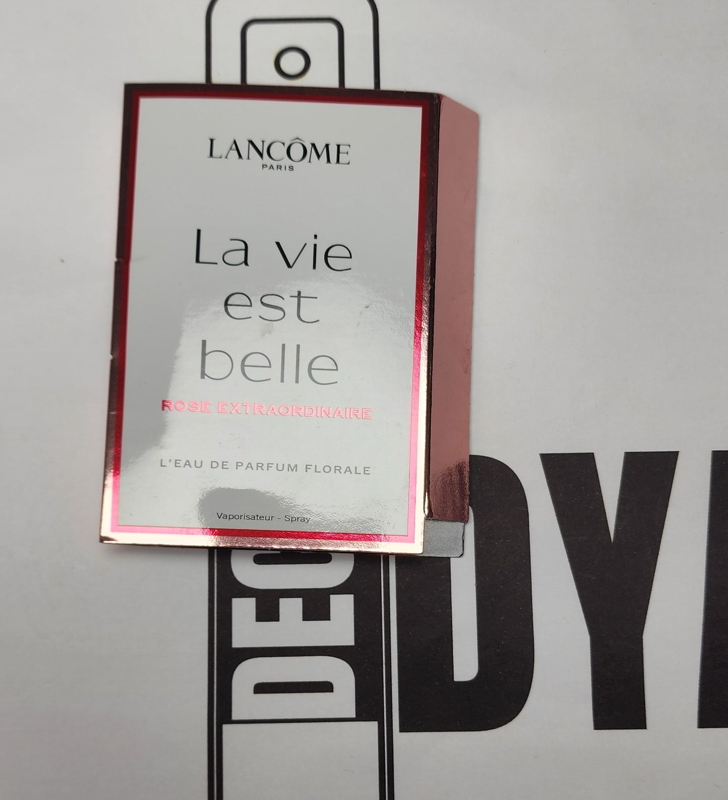Echantillon La Vie Est Belle Rose Extraordinaire