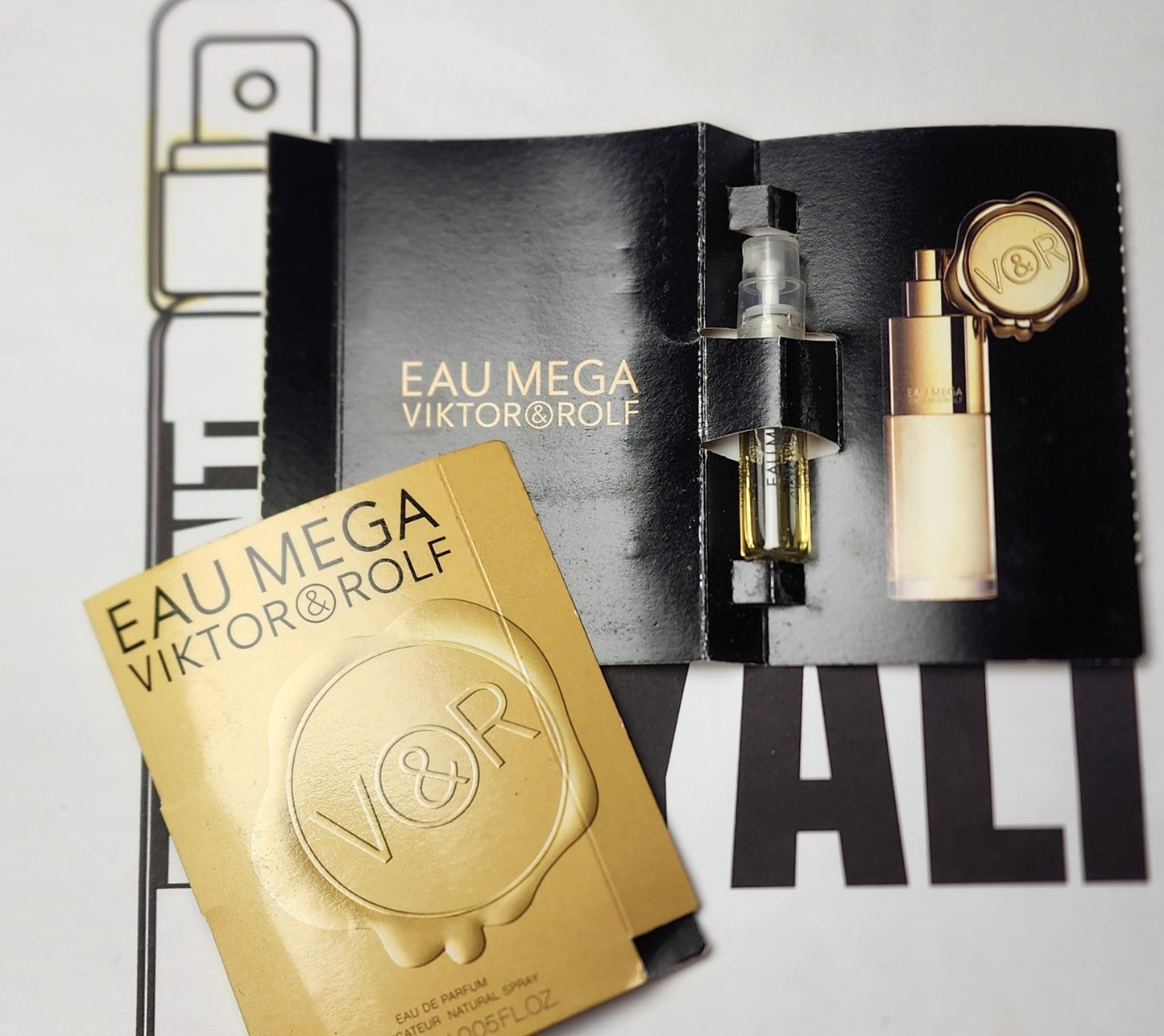 Echantillon Viktor & Rolf Eau Mega