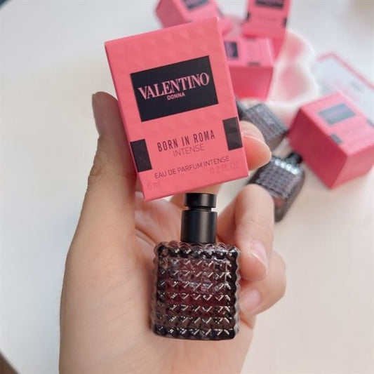 Miniature Valentino Donna Born in Roma Intense 6ml