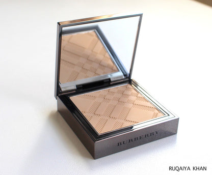Burberry Fresh Glow Compact Luminous Foundation Ochre Nude No 12 8g