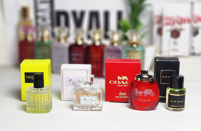 .Pack 4 Miniatures Valentino + Miss Dior + Elie Saab + Coach