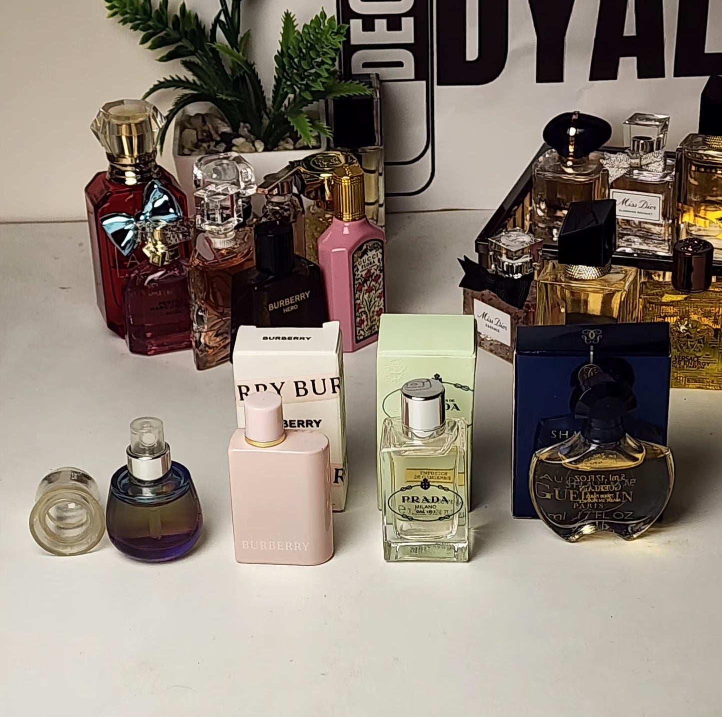 .Pack 4 Miniatures Burberry Her + Guerlain + Ester Lauder + Prada