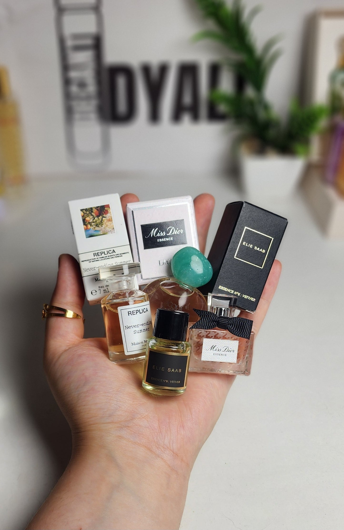 .pack 4 miniatures Dior + Replica + Armani + Elie Saab
