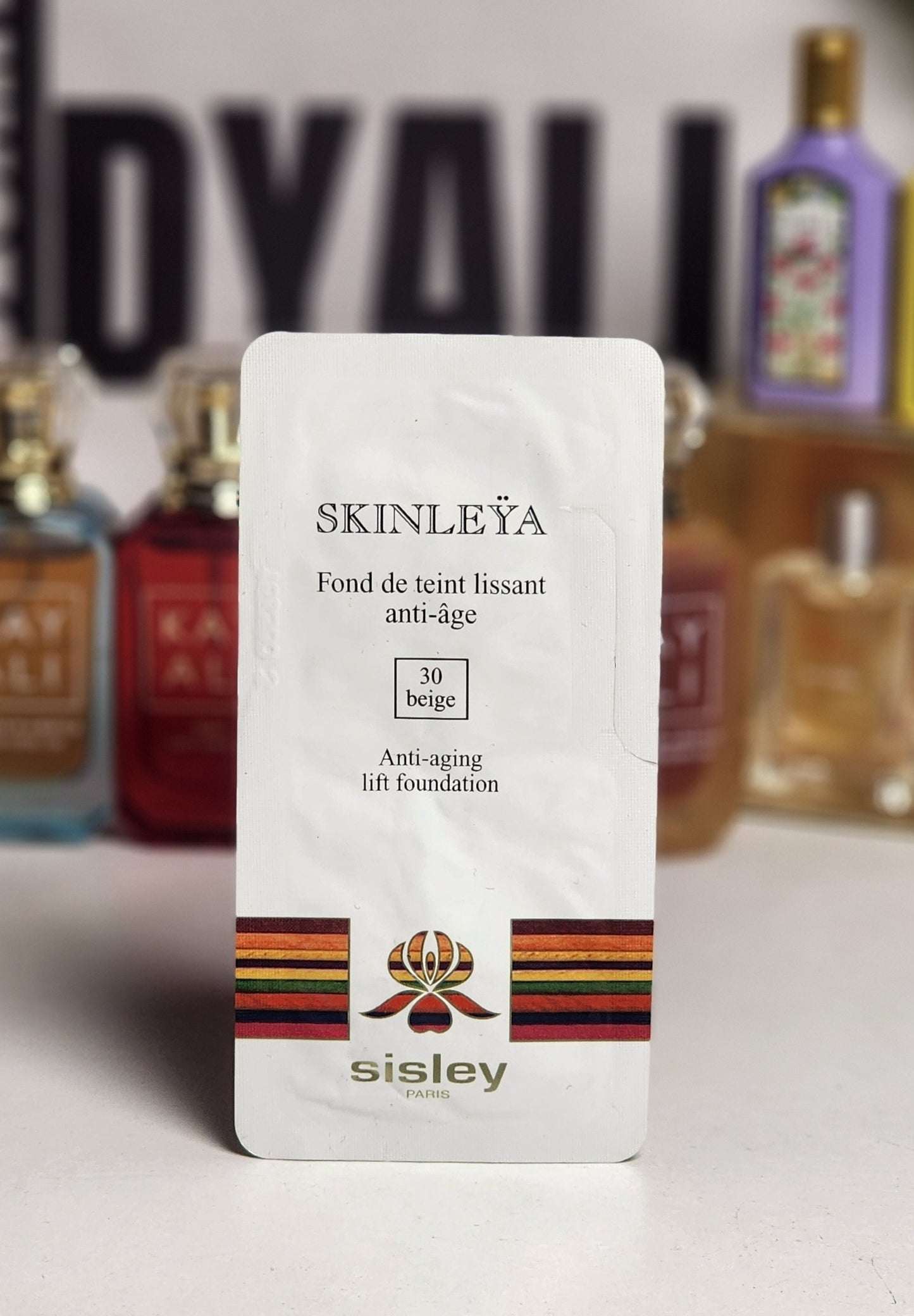 Miniature SKINLEYA By Sisley Fond de Teint Lissant Anti Age Couleur Beige 30