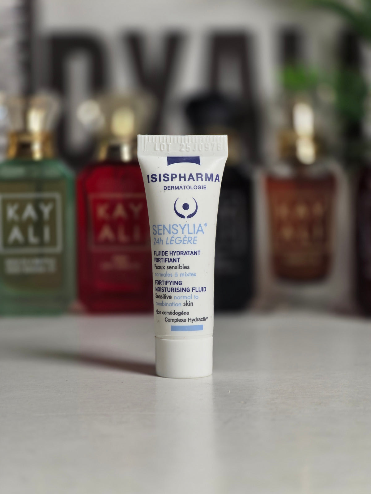 Miniature Isispharma Sensylia Légère Crème hydratante fortifiante 24h peaux sensibles et déshydratées 3ml